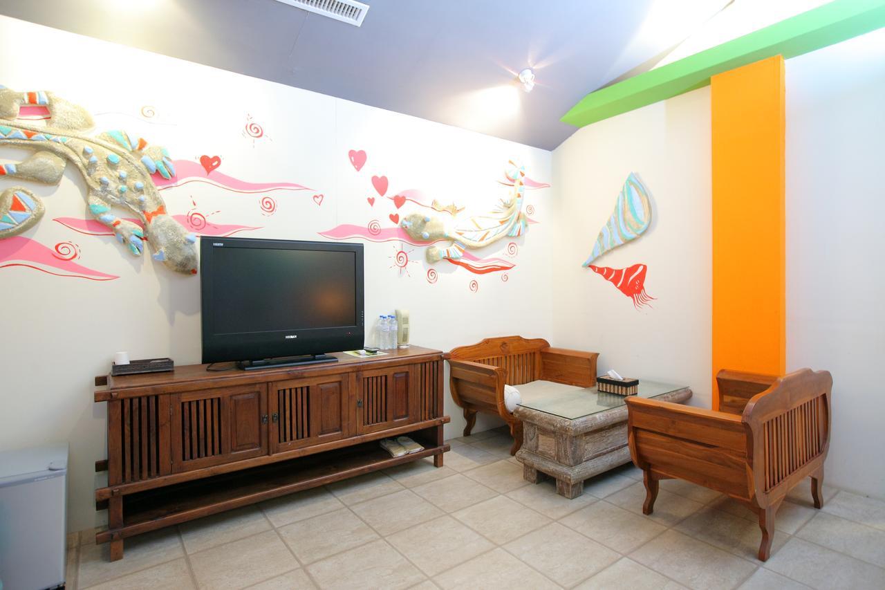 Kenting South Island Guesthouse Longshui Bagian luar foto